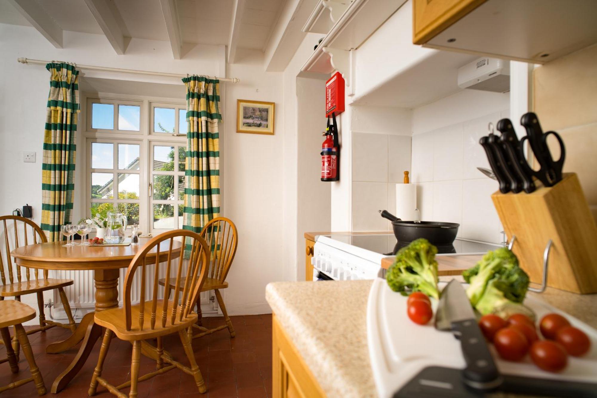 Garden Cottage Newcastle Emlyn Extérieur photo